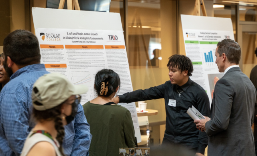 St. Olaf summer bridge program students