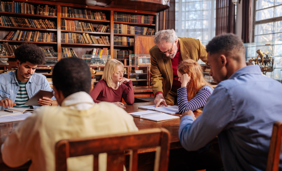 Student_Studying_Library