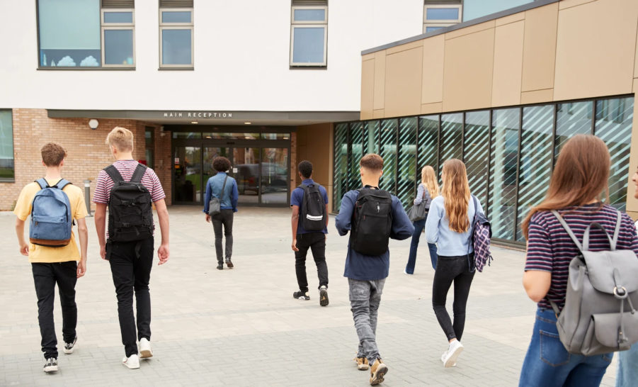 college students walking on campus