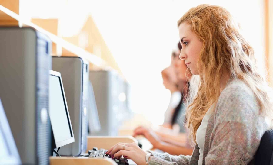 curly blonde typing
